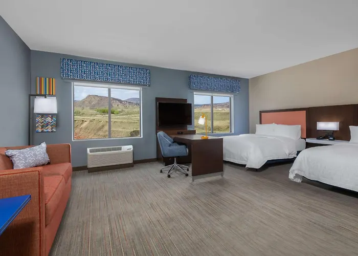 Hampton & Cody, Wy 3*