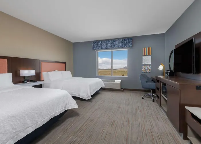 Hampton & Cody, Wy Hotel