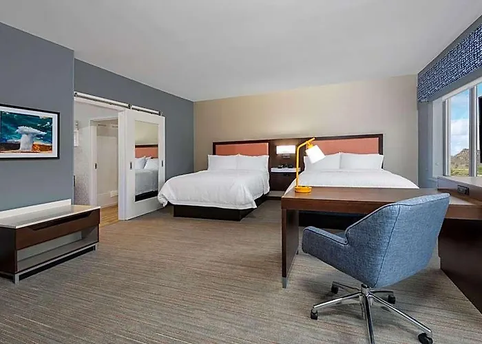Hampton & Cody, Wy Hotel 3*