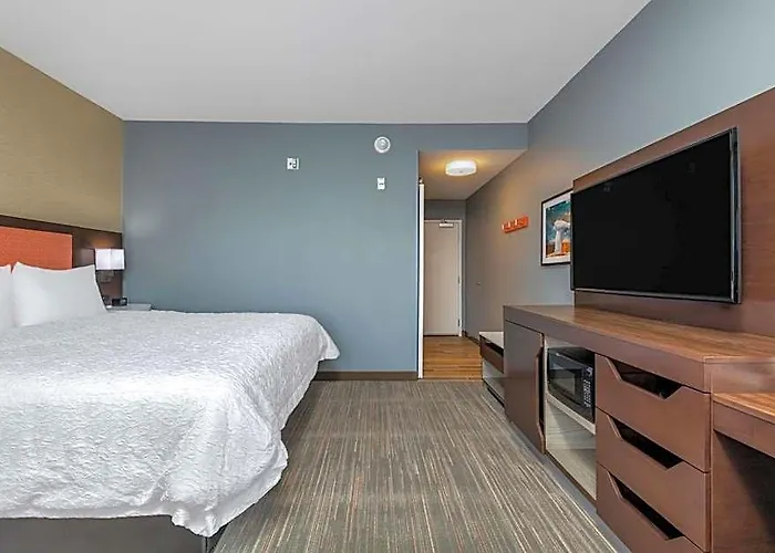 Hampton & Cody, Wy Hotel